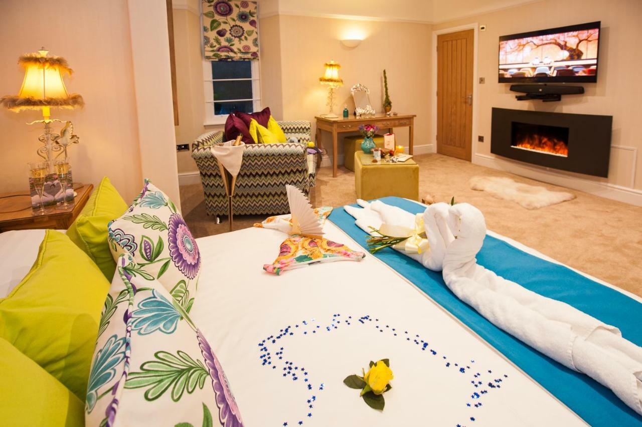 Windermere Boutique Hotel Spa Suites & Hot Tubs ภายนอก รูปภาพ